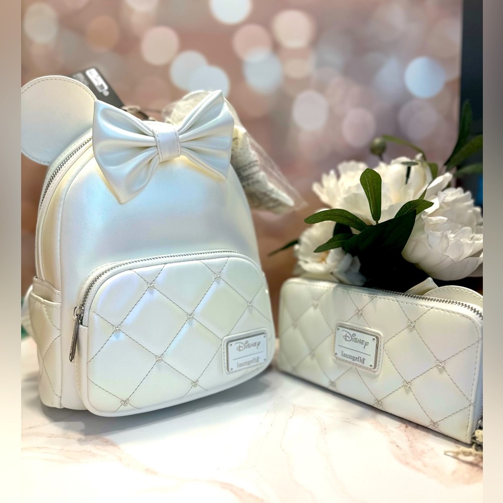 NWT! Wedding Loungefly Minnie Mouse Iridescent Pearl Backpack and Wallet Combo
